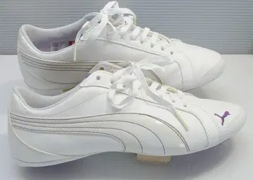 Puma 화이트 스니커즈