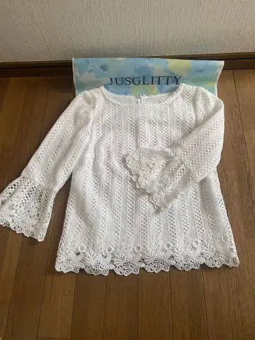 미사용 새상품 JUSGLITTY 화이트 레이스 블라우스