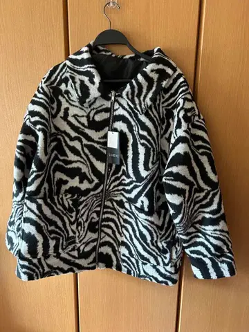 [최종 가격] SUREVE 얼룩말 무늬 아우터