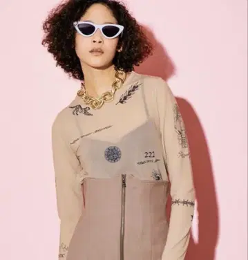 MAISON SPECIAL TATOO 프린트 시어 TOP