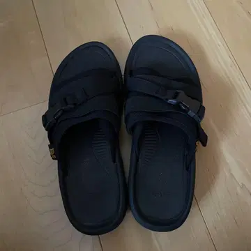 Teva Hurricane Verge 슬라이드 샌들