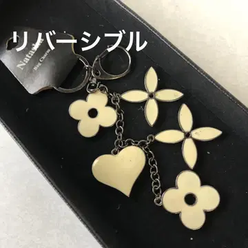 Natasha 리버서블 백참 키링 하트와 꽃
