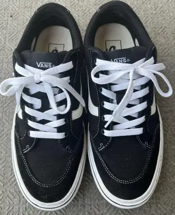 VANS 블랙 스니커즈