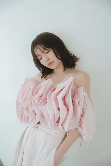 Andequal 앤드콜 volume off shoulder blouse