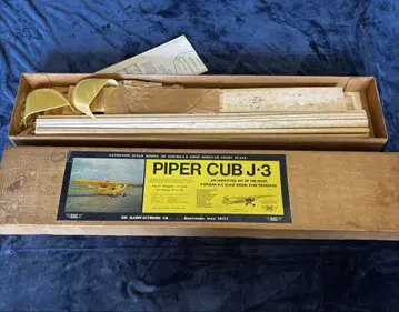 Piper Cub J-3 R/C 스케일 모델 키트