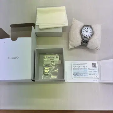 SEIKO SKTOSMHMX 실버 손목시계
