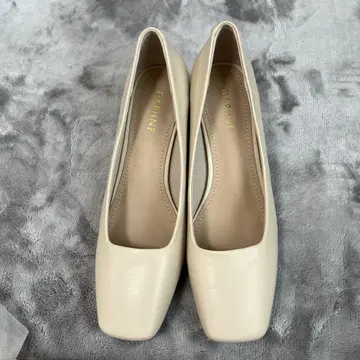 베이지 스퀘어토 펌프스 24.5cm