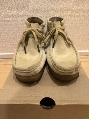 CLARKS ORIGINALS 베이지 모카신