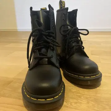 [새상품] 닥터마틴 부츠 UK3