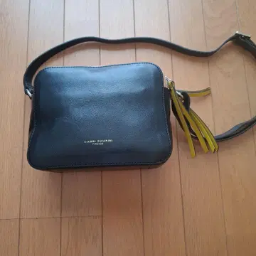 GIANNI CHIARINI 지아니 커리어니 천연 가죽 숄더백