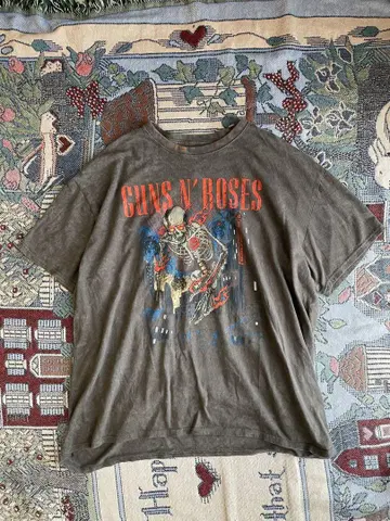 [ USED ] Guns n' Boses tee