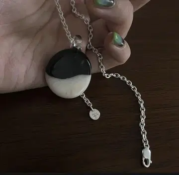 yurika akutsu hug cable chain necklace