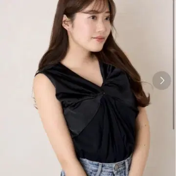 Her lip to Twisted Silkette Jersey Top