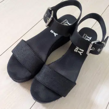 TOMMY JEANS 웨지 샌들 벨트 타입