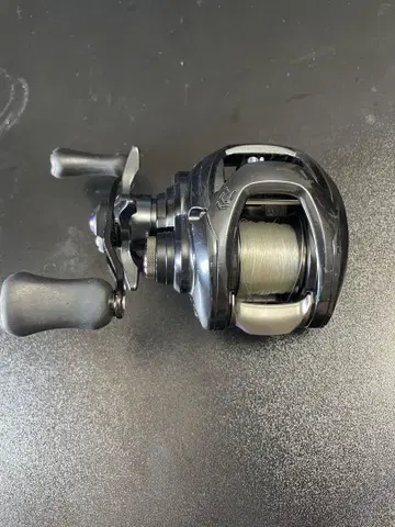 다이와 20 타투라 SV TW 103XHL 좌핸들 블랙