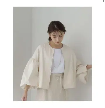 벌룬 슬리브 블루종 NATURAL BEAUTY BASIC 화이트