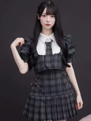 pium 넥타이 스퀘어 프릴 상의 사이드 벨트 플리츠 미니 스커트