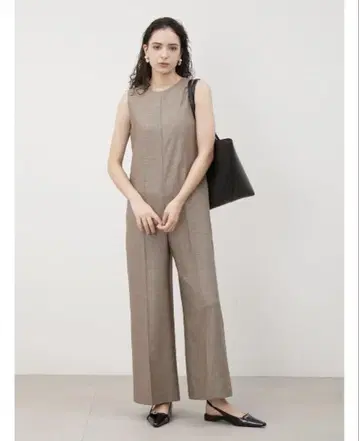 미라 오웬 센터 프레스 크루넥 올인원 린넨 혼방
