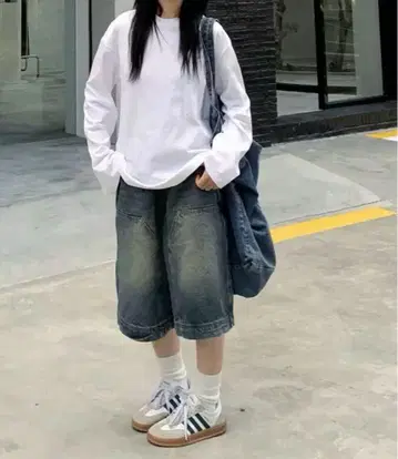 [ MEMECLE / 메메클 ] 배기 하프 데님 팬츠