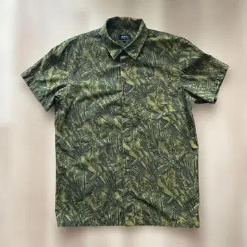 [ 새상품급 ] A.P.C. 올리브 반팔 셔츠