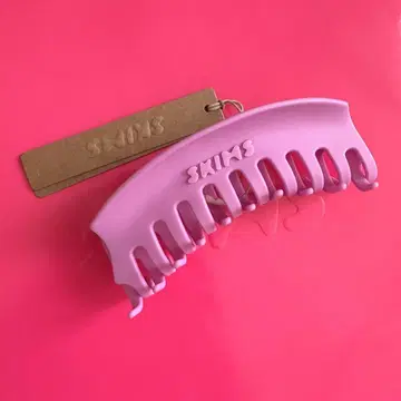skims 헤어 클립