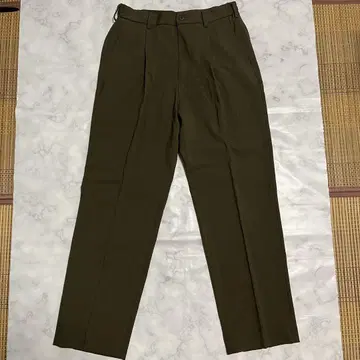 UNIQLO 턱 와이드 팬츠
