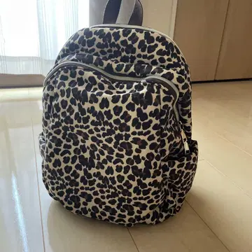 새상품급 오페크 레오파드 무늬 백팩