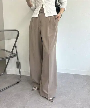 핀스트라이프 턱 와이드 팬츠