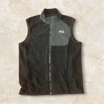 REI 블랙 플리스 베스트