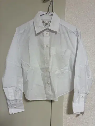 banana republic 숏 기장 화이트 셔츠
