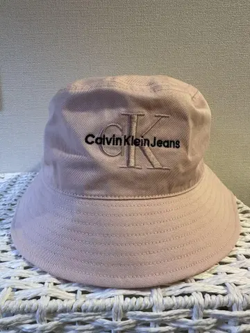 Calvin Klein 모노그램 버킷햇