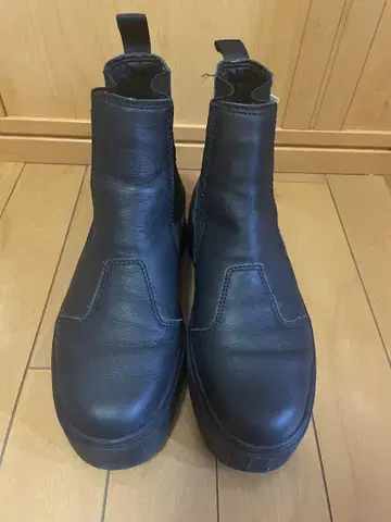 PUMA 블랙 부츠 통굽