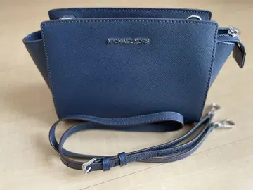 MICHAEL KORS 네이비 숄더백