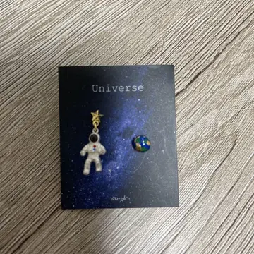 universe 귀걸이 gargle