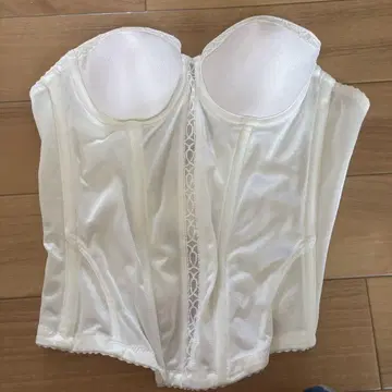 와코루 브라이덜 이너 뷔스티에 B70