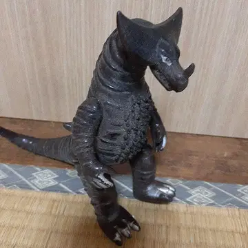 괴수 피규어