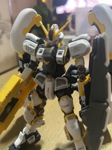 HG 아틀라스 건담 완성품