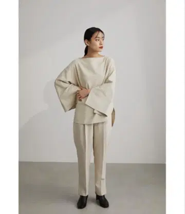 STYLEMIXER 와이드 커프 슬릿 탑 슬랙스 세트 베이지