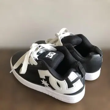 DC SHOSE 디시 슈즈 스니커즈 23.5