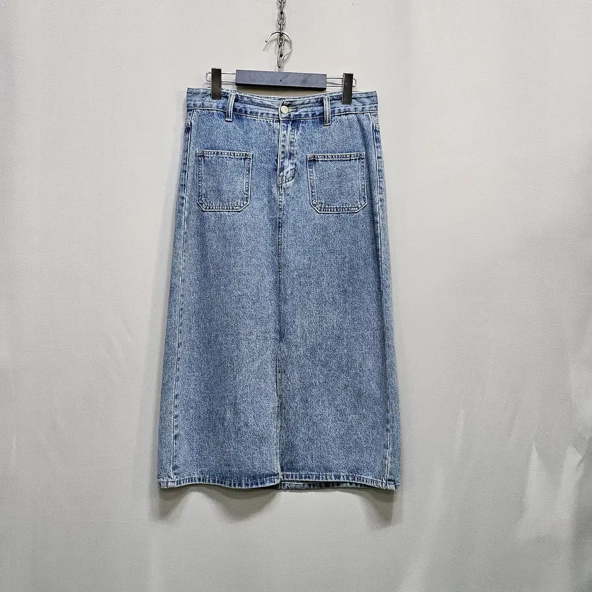 Hug Your Skin Star Flared Midi Skirt (Black) on Bunjang