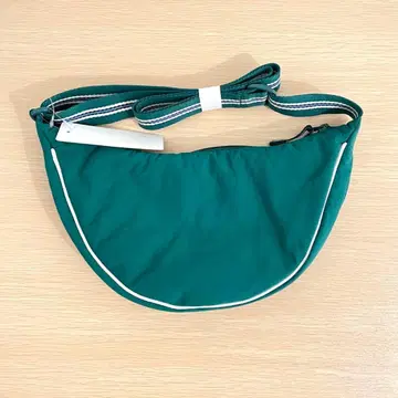 미사용 새상품 UNIQLO 라운드 미니 숄더백 / 라인 그린 정품