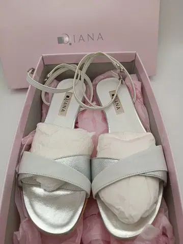 다이애나 미사용 새상품 샌들