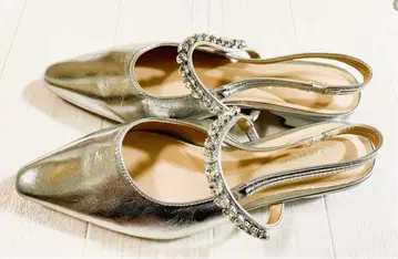 실버 비쥬 디자인 슬링백 샌들