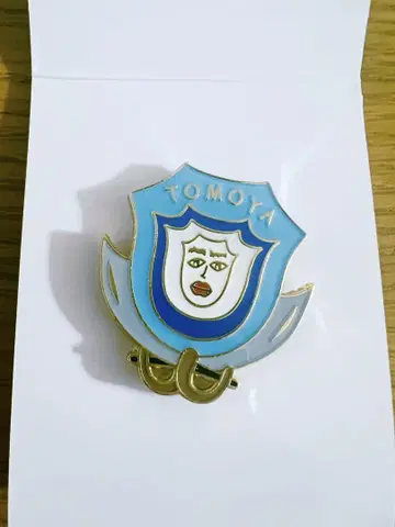 NEXZ 토모야 핀 배지