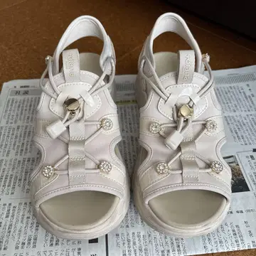 플러스 다이애나 풋베드 비쥬 스포츠 샌들 24.5cm