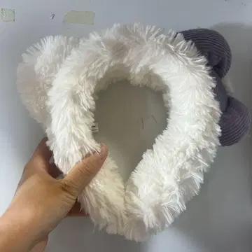 귀 달린 플리스 머리띠 흰색 보라색