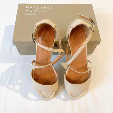 MARGARET HOWELL 화이트 가죽 샌들 중간 힐 23.5cm