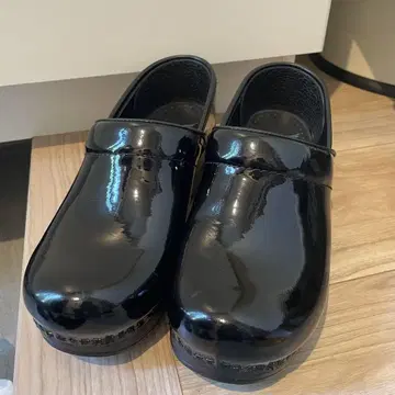 dansko PROFESSIONAL 블랙 페이턴트 37