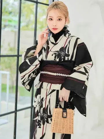 새상품 유카타 아이보리 x 네이비 백합