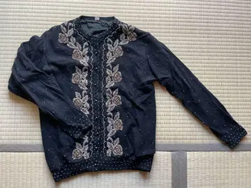 비즈 자수 꽃무늬 블랙 긴팔 상의 가디건